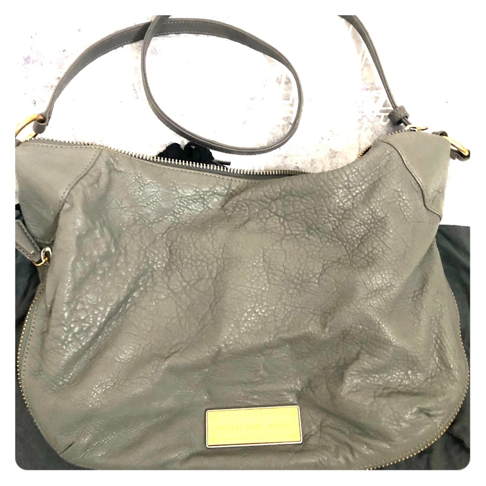 Marc Jacobs Grey Crossbody Purse 👜.